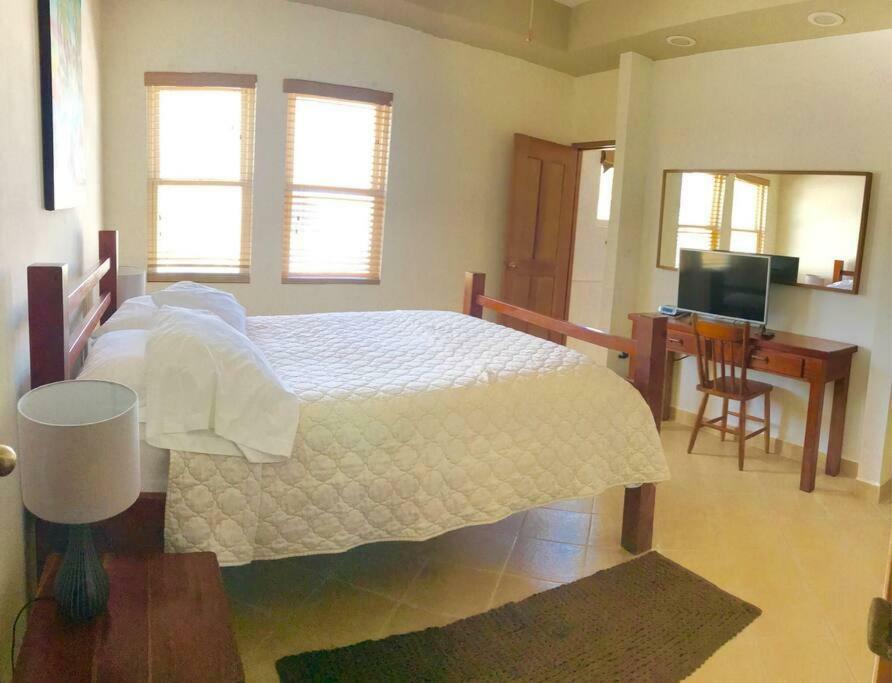Caye Reef Condos Кей-Колкер Экстерьер фото