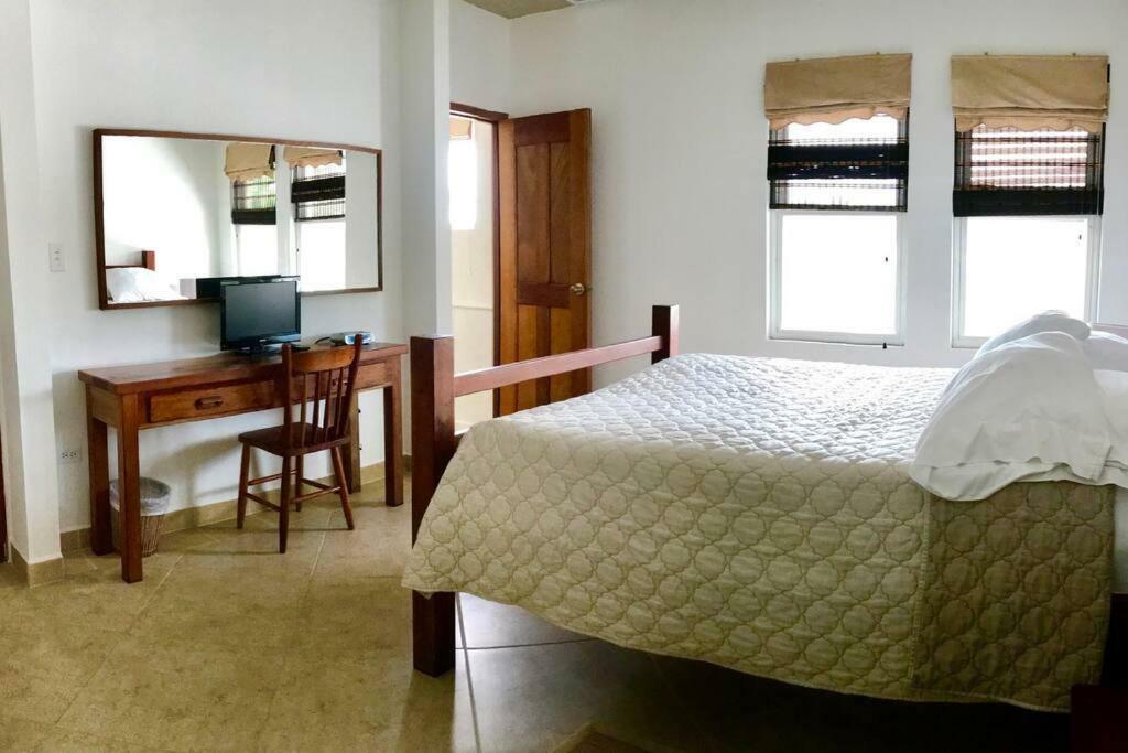 Caye Reef Condos Кей-Колкер Экстерьер фото