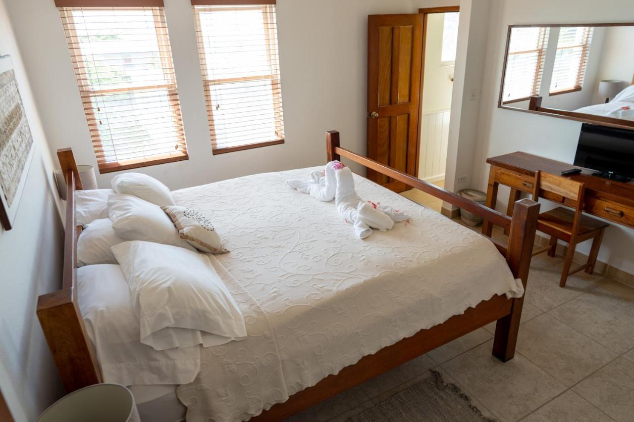 Caye Reef Condos Кей-Колкер Экстерьер фото